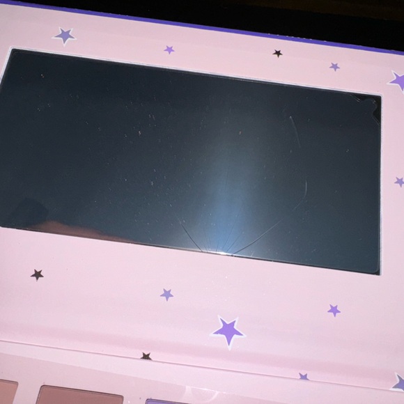 Brand new eyeshadow palette - Picture 3 of 5